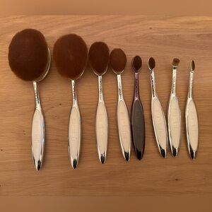 Artis Elite Mirror Brush Set - Cream and Silver